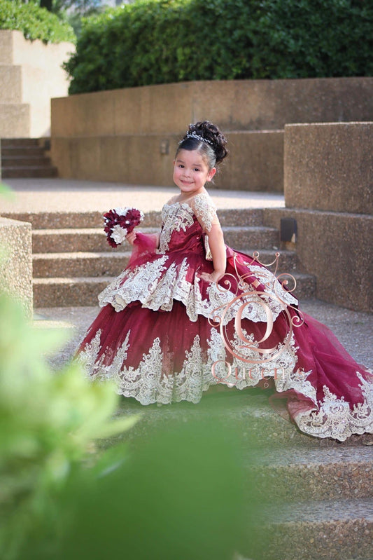 Elizabeth with Train Package (Dress, Petticoat, Bouquet, Crown)